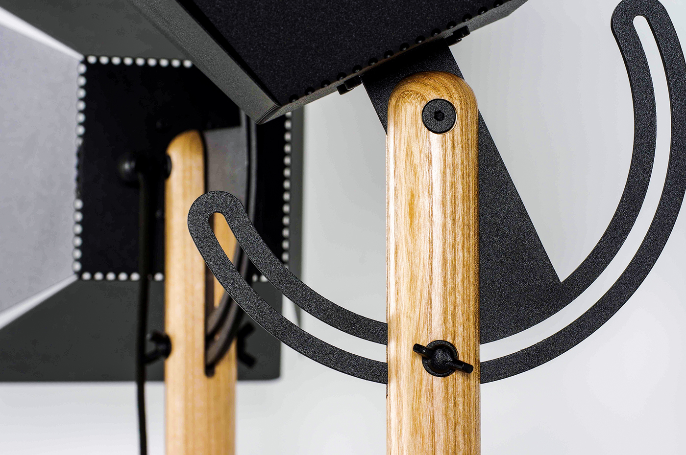 Black design，blackwork，lamps and lanterns，Home appliance design，industrial design，personality，rise，